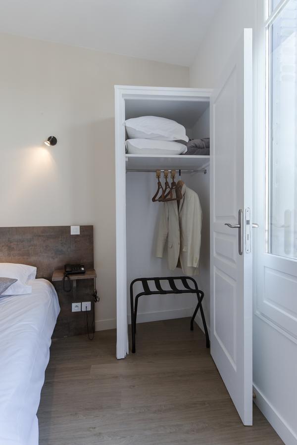 Logis Hotel - Le Petit Bellon Senlis  Exterior photo